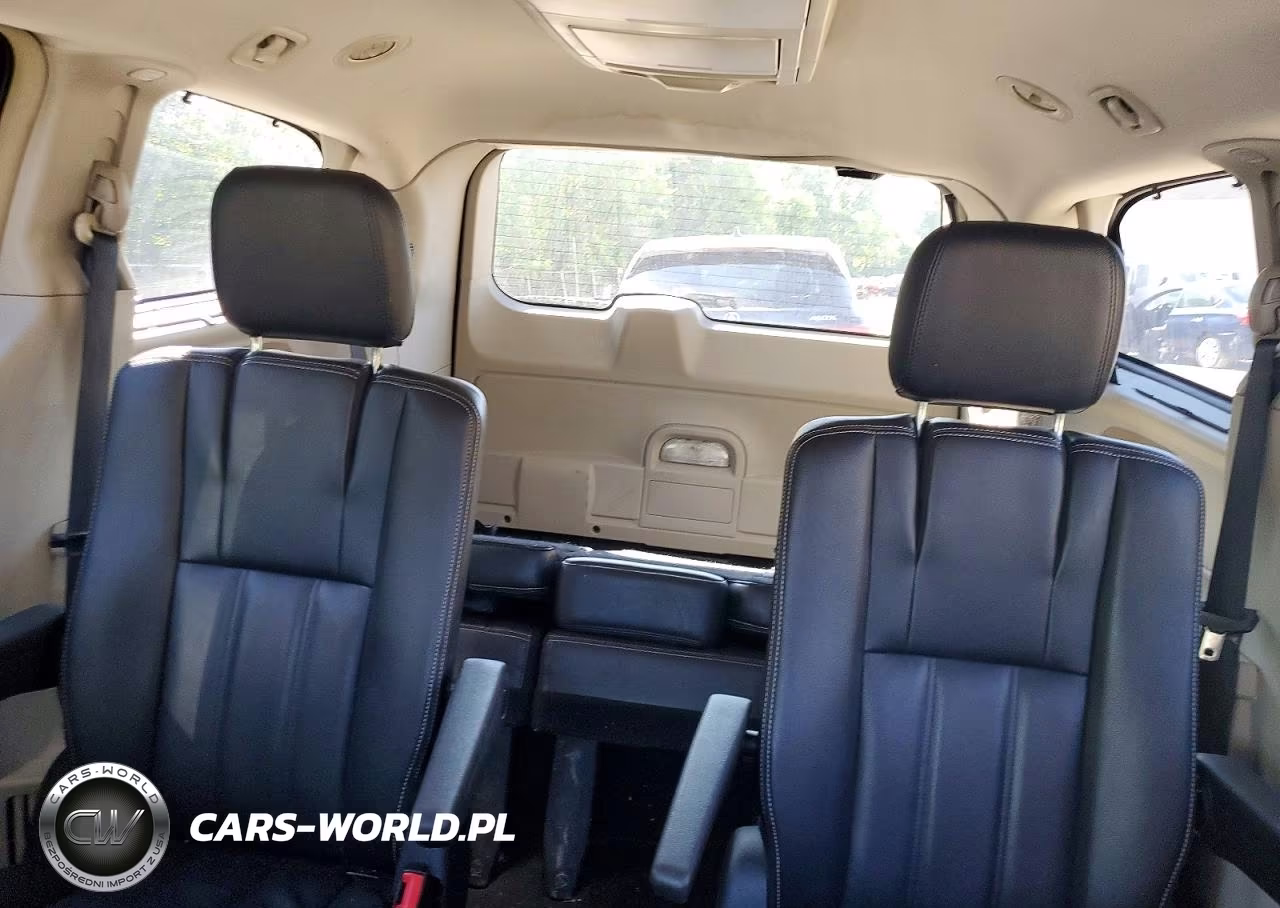 2014 Chrysler Town & Country Touring VIN:2C4RC1BG9ER408931 - 10