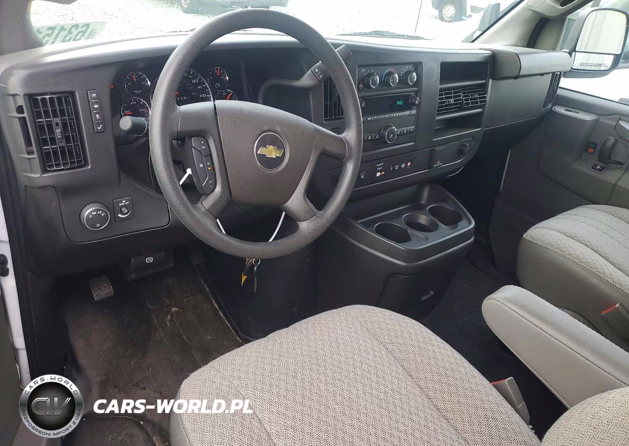 2025 Chevrolet Express G2500 VIN:1GCWGBF71S1272592 - 9