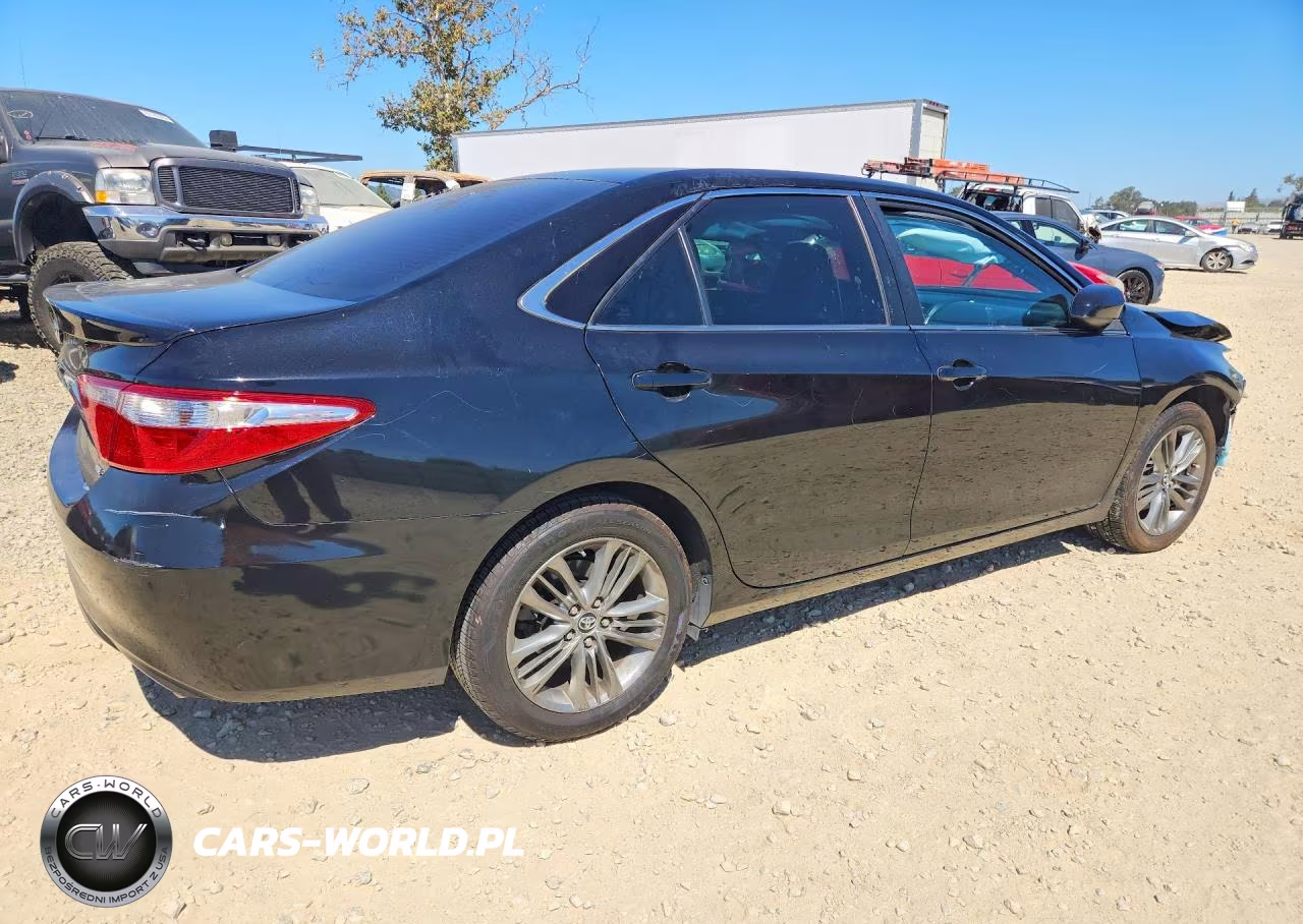 2016 Toyota Camry Se VIN:4T1BF1FK2GU230143 - 3