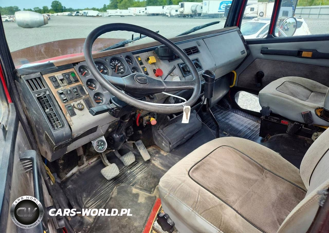 1999 Freightliner Medium Conventional Fl112 VIN:1FUYTMDB3XHB26678 - 8