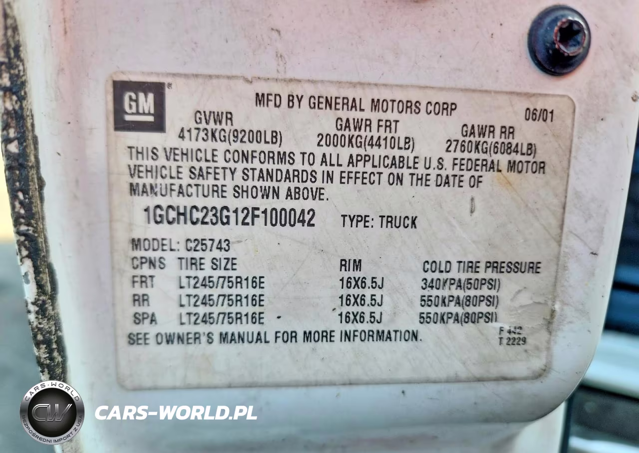 2002 Chevrolet Silverado C2500 Heavy Duty VIN:1GCHC23G12F100042 - 13