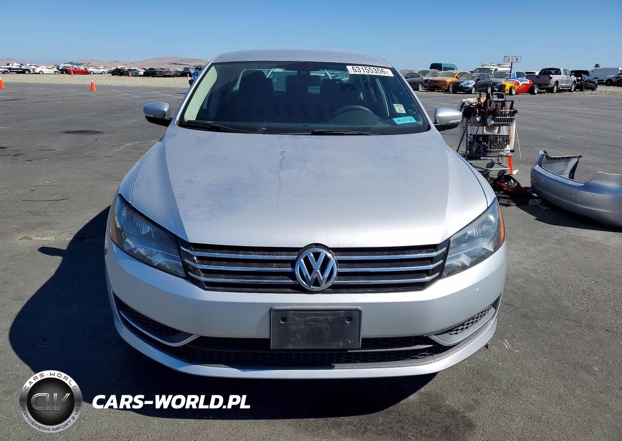 2015 Volkswagen Passat VIN:1VWAT7A36FC099666 - 5