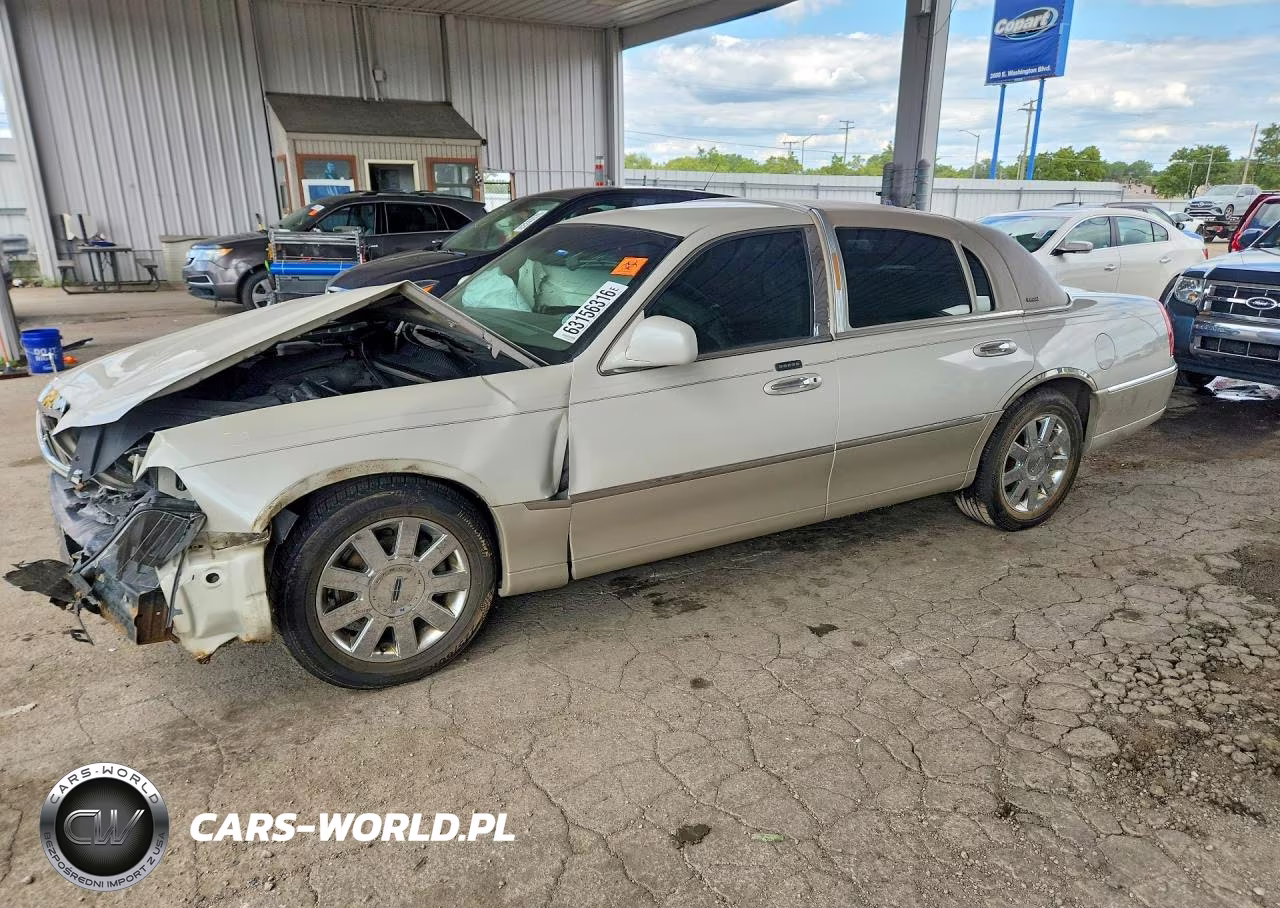 2004 Lincoln Town Car Ultimate
