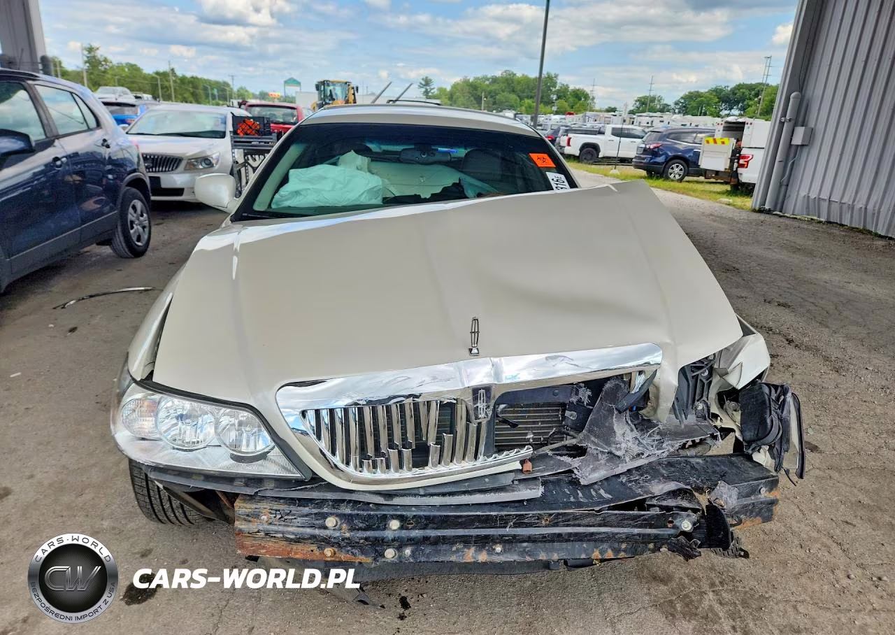 2004 Lincoln Town Car Ultimate VIN:1LNHM83W24Y665958 - 5