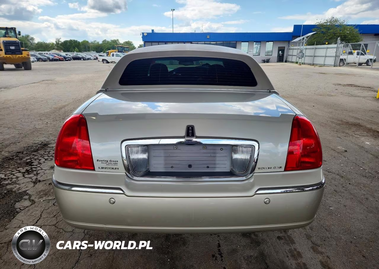 2004 Lincoln Town Car Ultimate VIN:1LNHM83W24Y665958 - 6