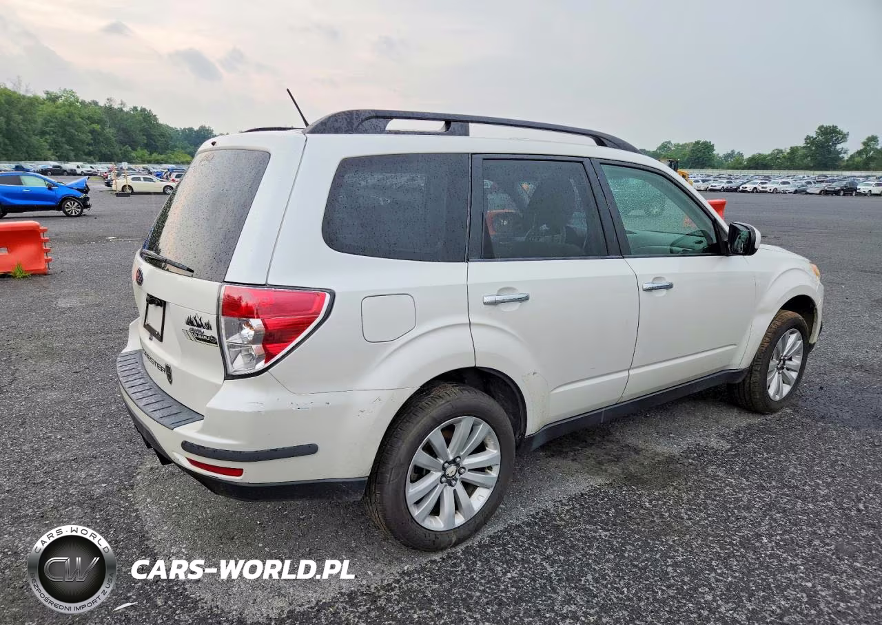 2012 Subaru Forester 2.5X Premium VIN:JF2SHADC7CH411933 - 3