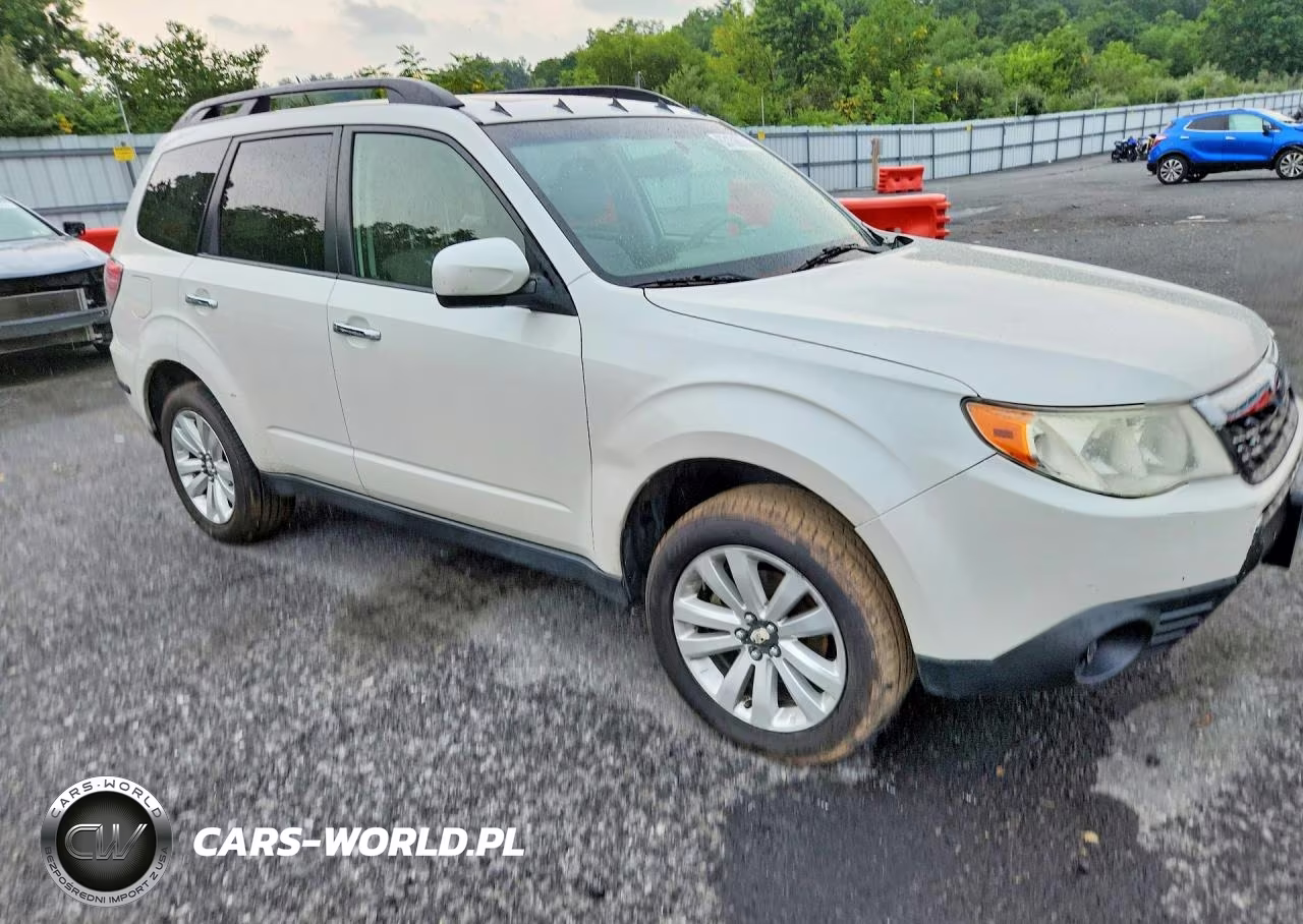 2012 Subaru Forester 2.5X Premium VIN:JF2SHADC7CH411933 - 4
