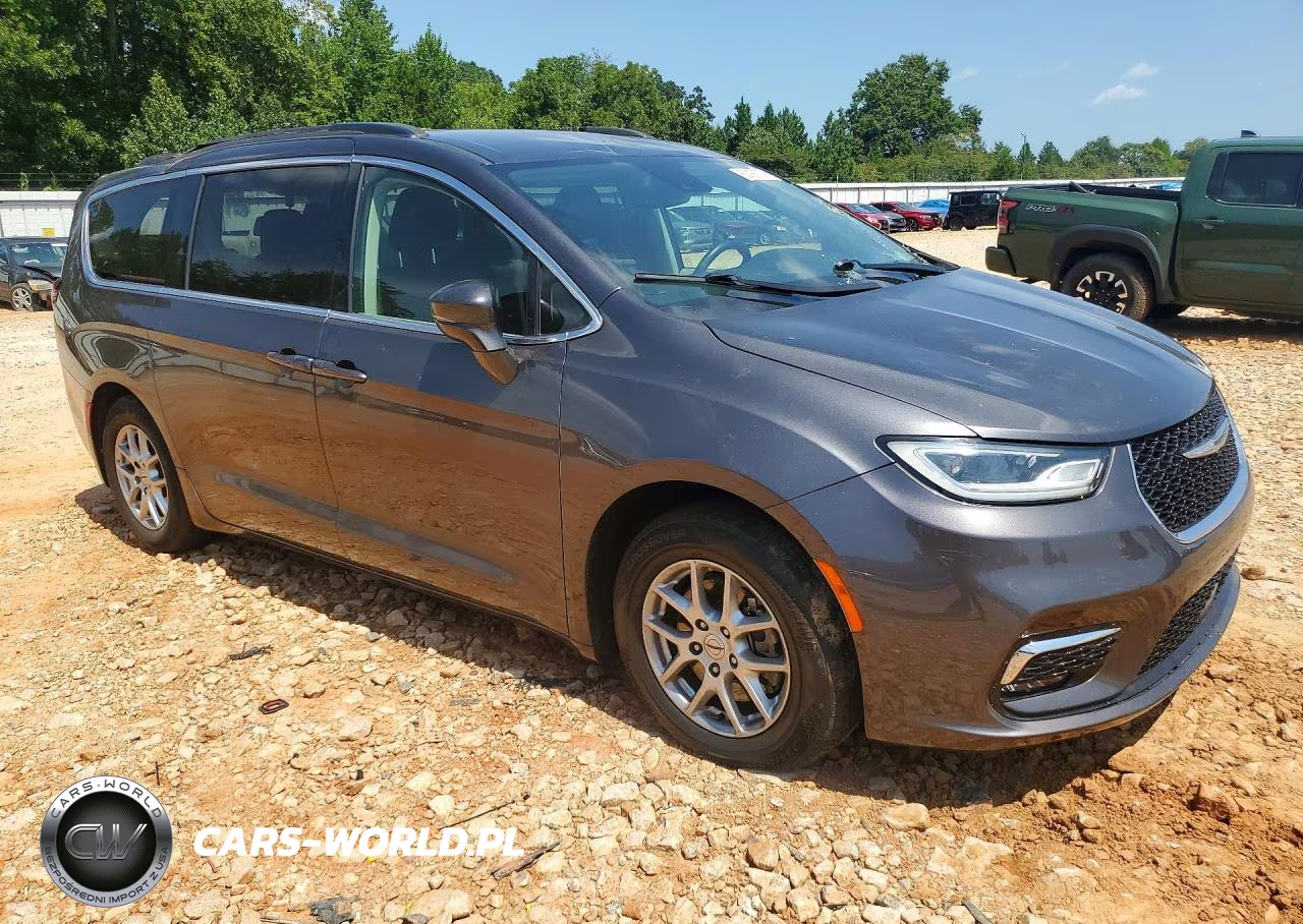 2022 Chrysler Pacifica Touring L VIN:2C4RC1BG3NR136182 - 4