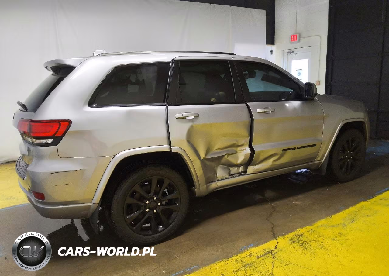 2019 Jeep Grand Cherokee Laredo VIN:1C4RJFAG0KC849999 - 3