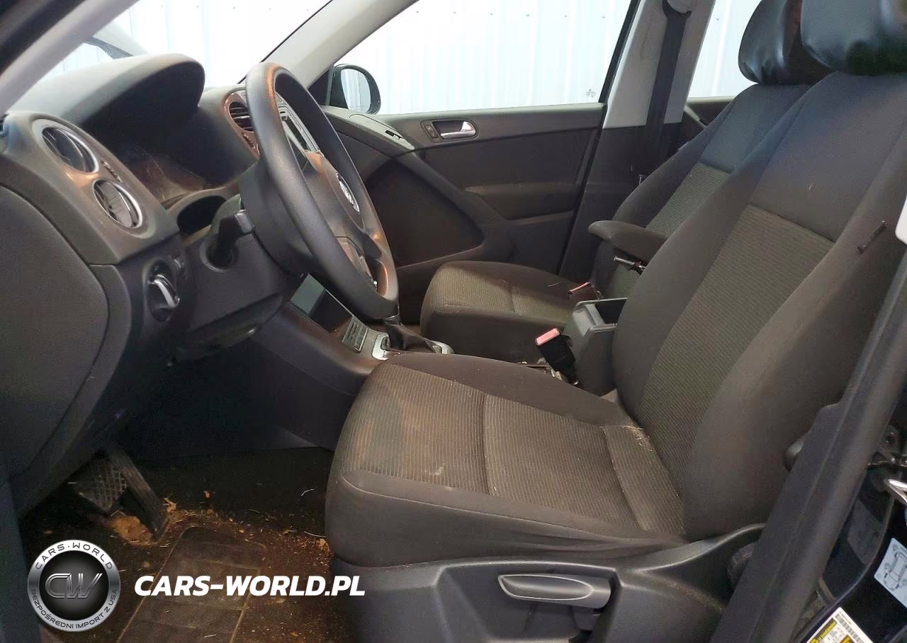 2017 Volkswagen Tiguan S VIN:WVGBV7AX0HK049614 - 7