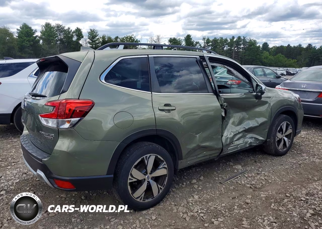 2020 Subaru Forester Touring VIN:JF2SKAXC1LH526394 - 3