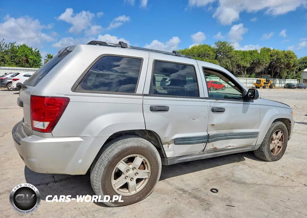 2005 Jeep Grand Cherokee Laredo VIN:1J4GS48K25C689805 - 3
