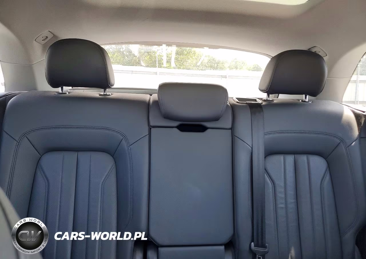 2019 Audi Q5 Premium VIN:WA1ANAFY8K2053667 - 10