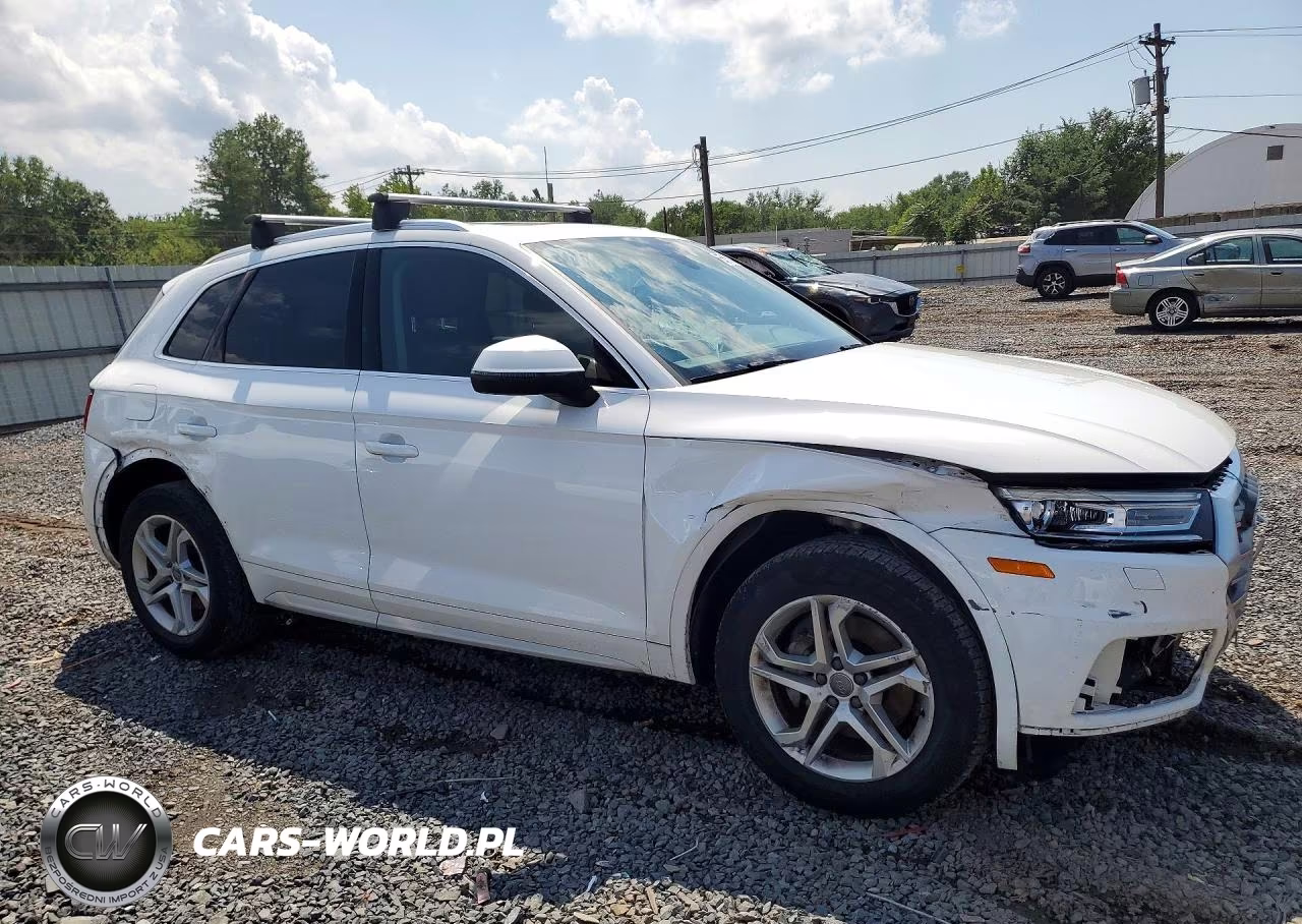 2019 Audi Q5 Premium VIN:WA1ANAFY8K2053667 - 4