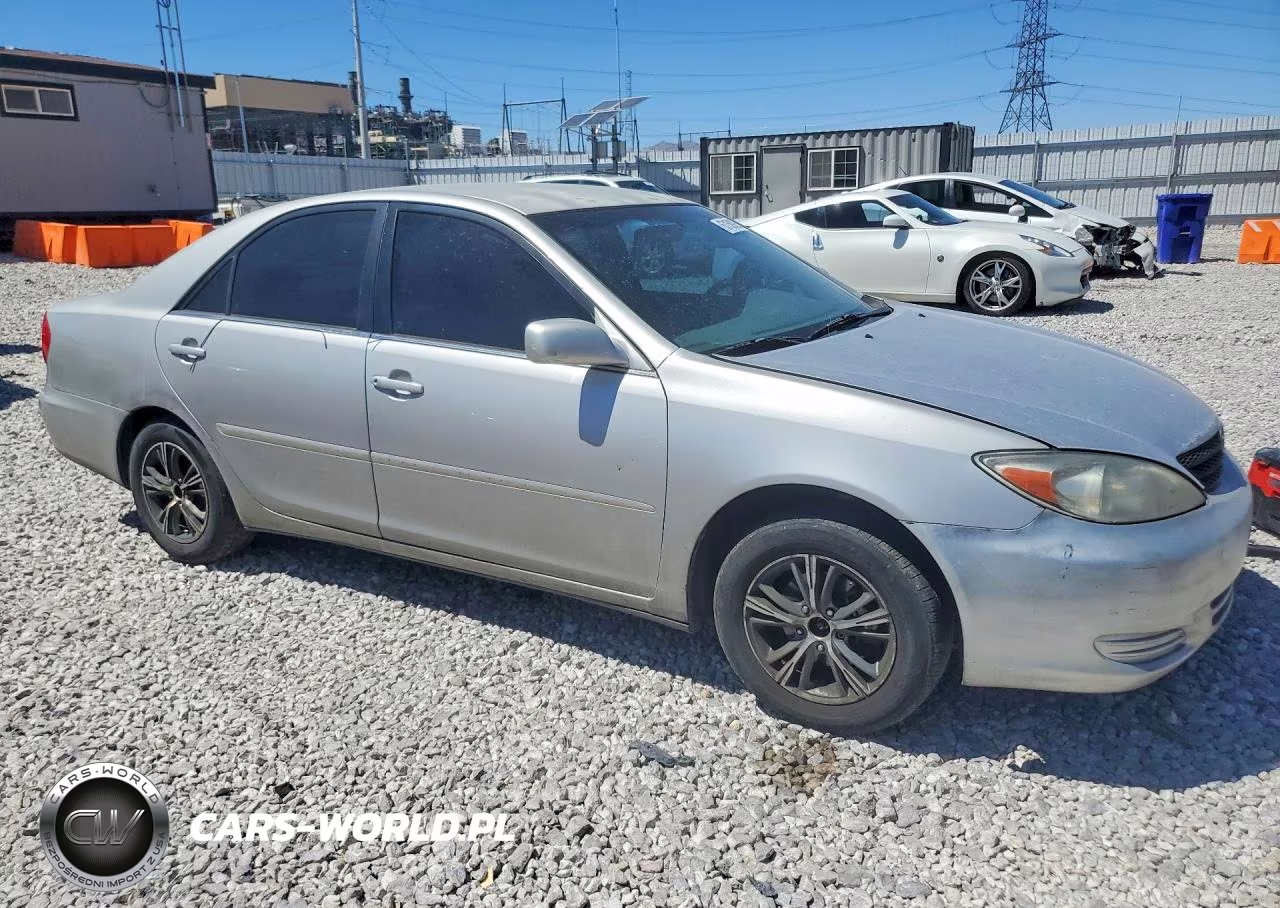 2004 Toyota Camry Le VIN:4T1BE32K04U327907 - 4