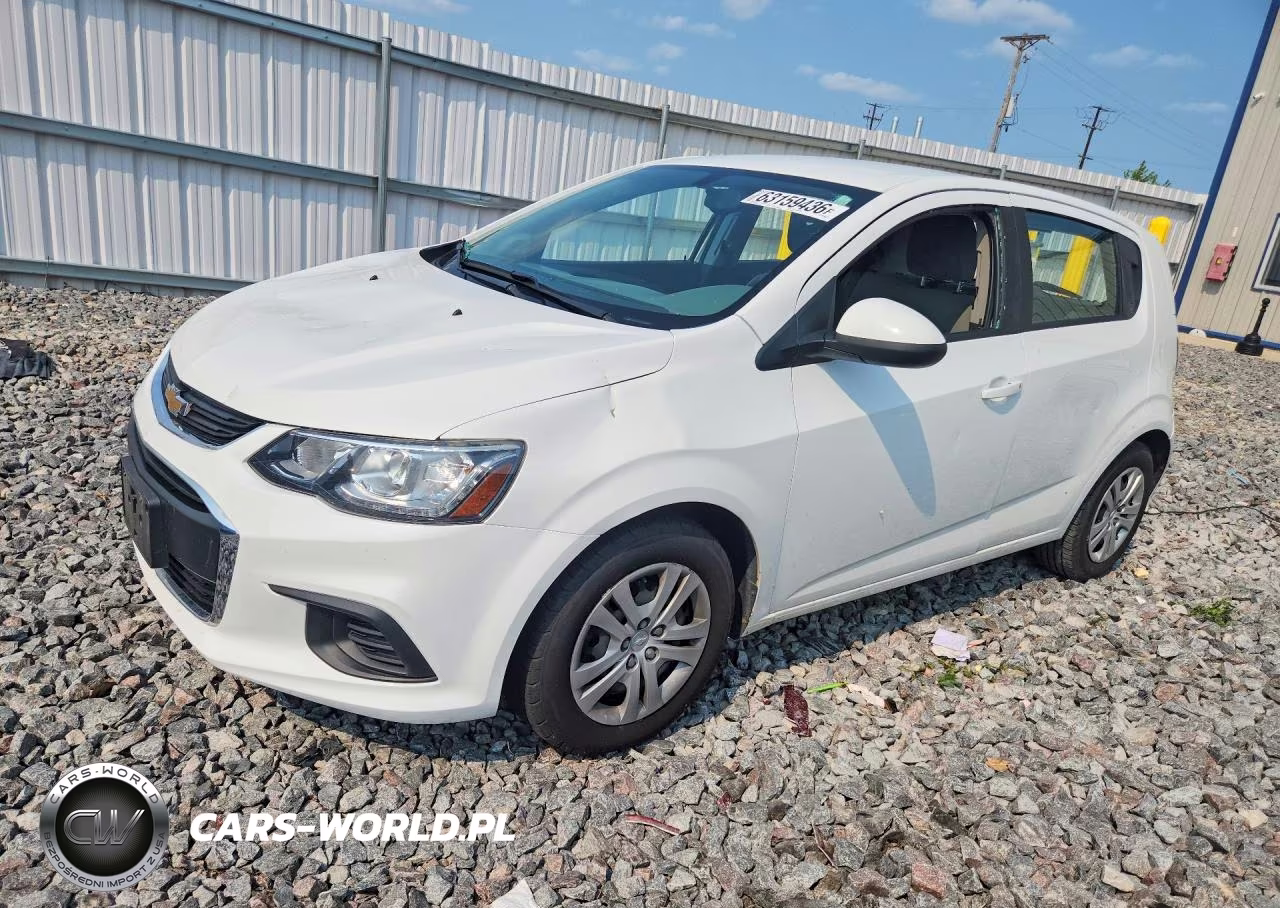 2017 Chevrolet Sonic – zdjęcie 1 z 12