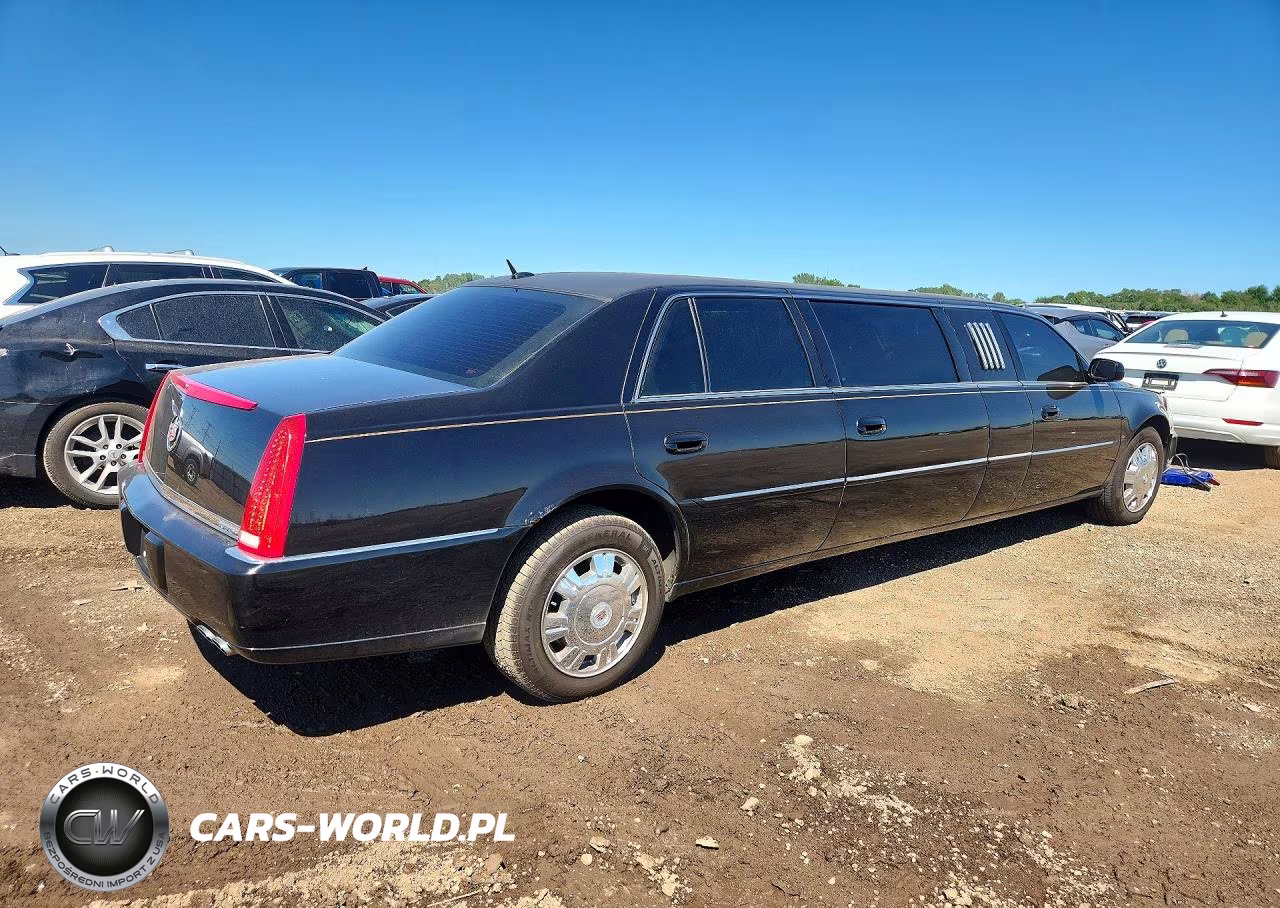 2008 Cadillac Professional Chassis VIN:1GEEK90YX8U550554 - 3