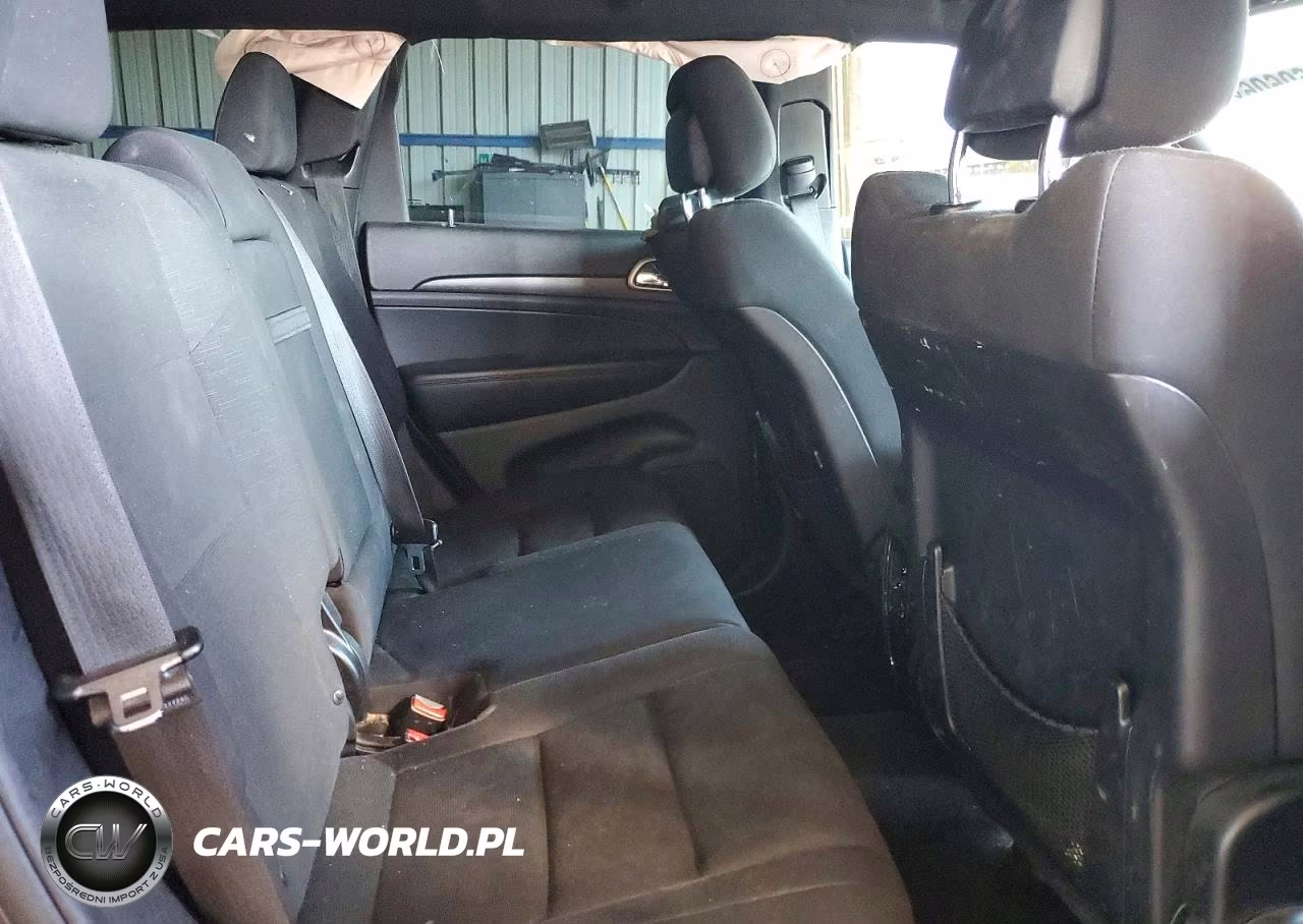 2015 Jeep Grand Cherokee Laredo VIN:1C4RJFAGXFC165158 - 11