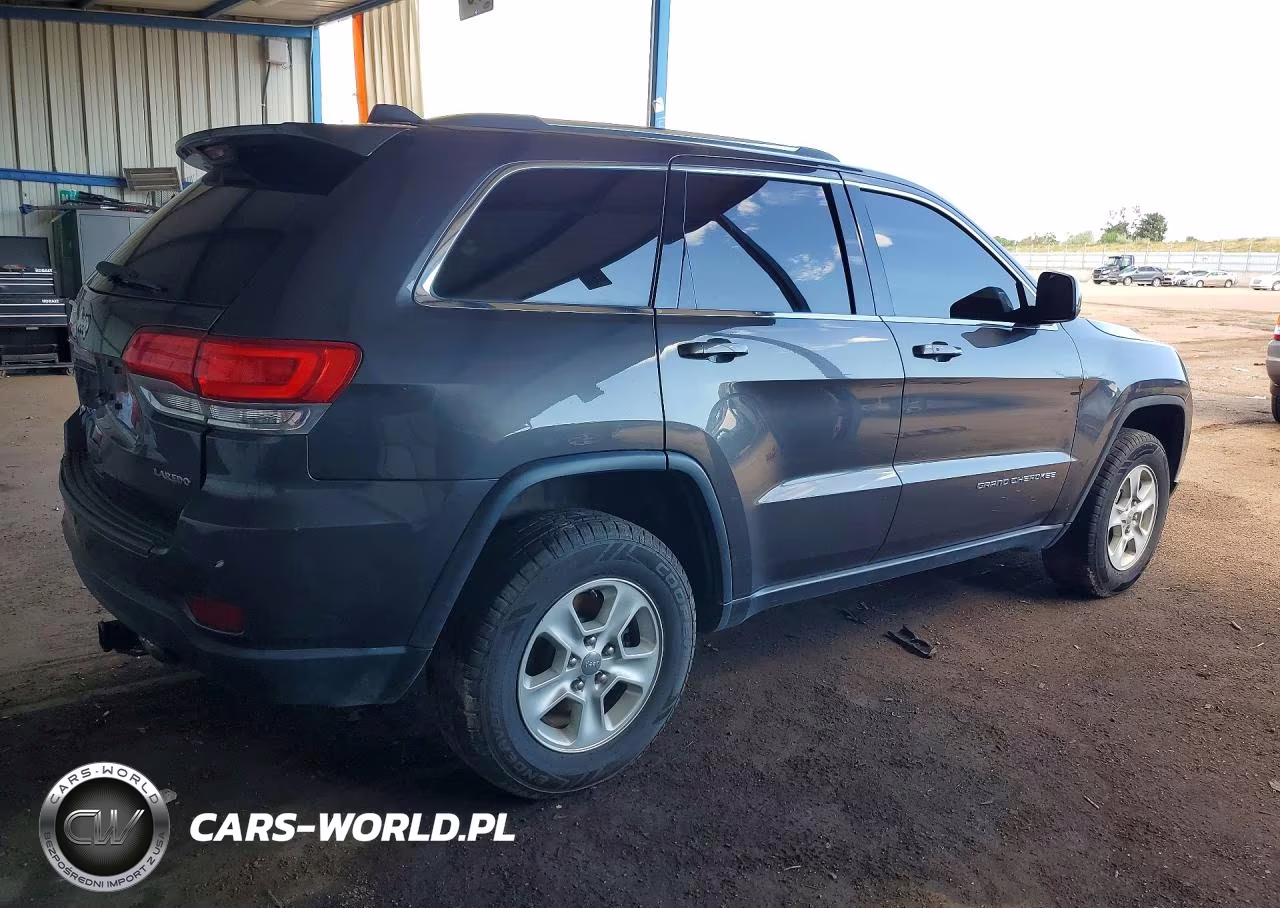 2015 Jeep Grand Cherokee Laredo VIN:1C4RJFAGXFC165158 - 3