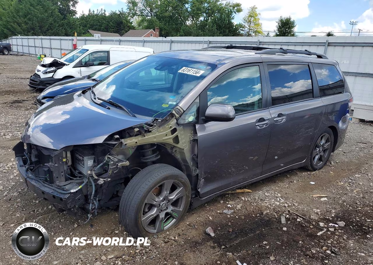 2018 Toyota Sienna Se Premium 8-Passenger