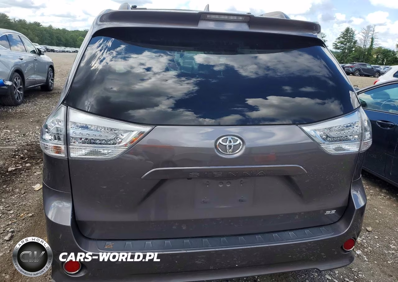 2018 Toyota Sienna Se Premium 8-Passenger VIN:5TDXZ3DC2JS932290 - 6