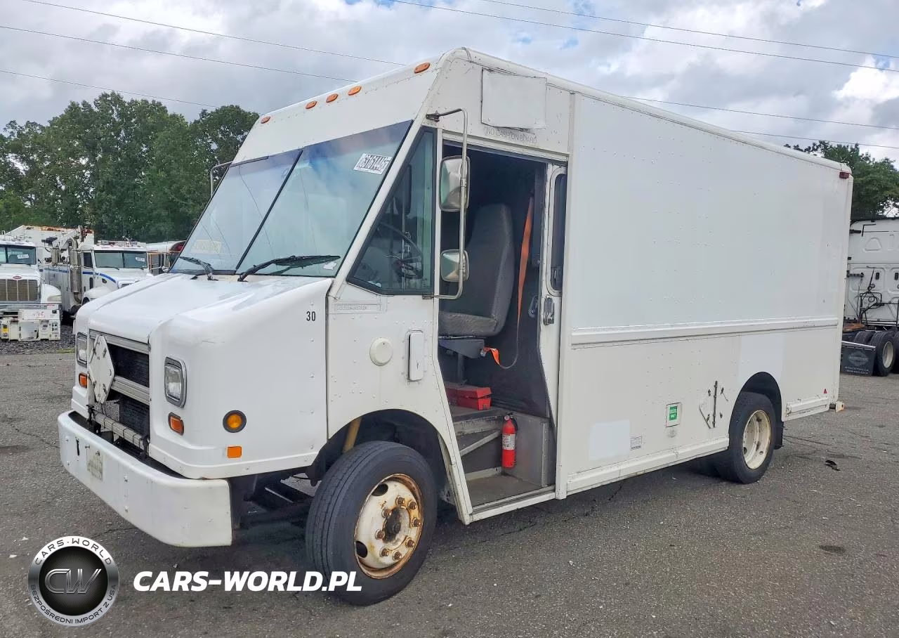 2001 Freightliner Chassis M Line Walk-In Van
