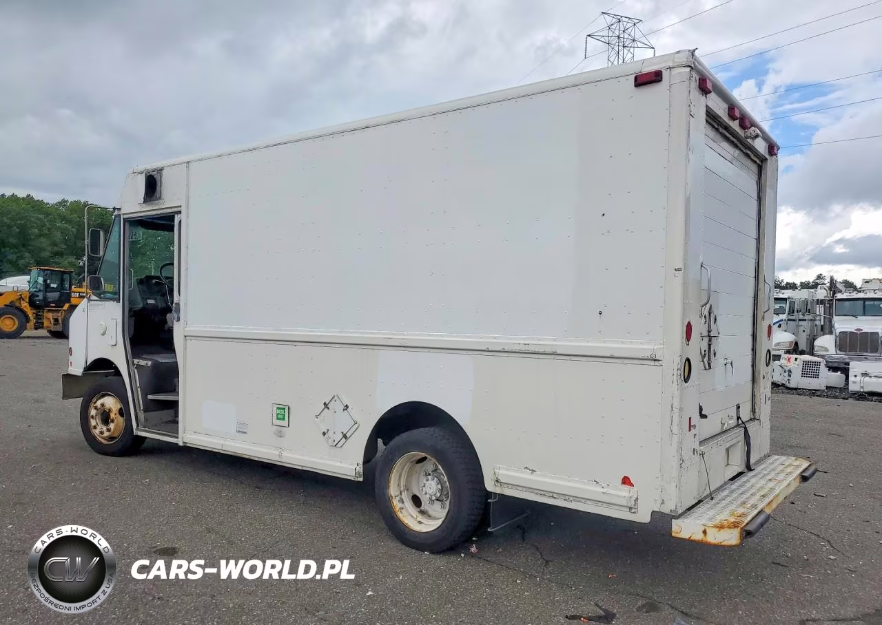 2001 Freightliner Chassis M Line Walk-In Van VIN:4UZAANBW71CH53250 - 2