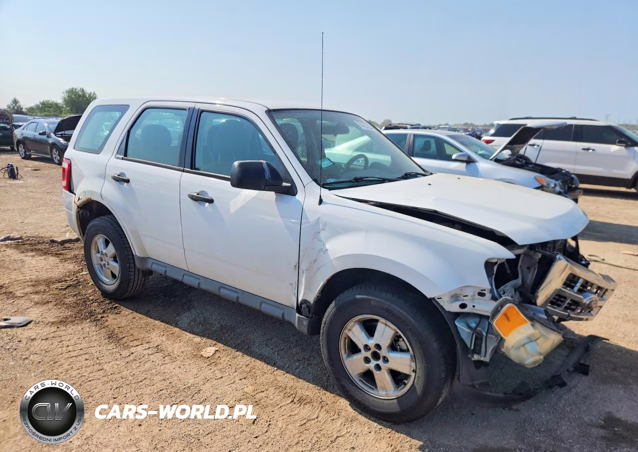 2010 Ford Escape Xls VIN:1FMCU0C70AKC90154 - 4