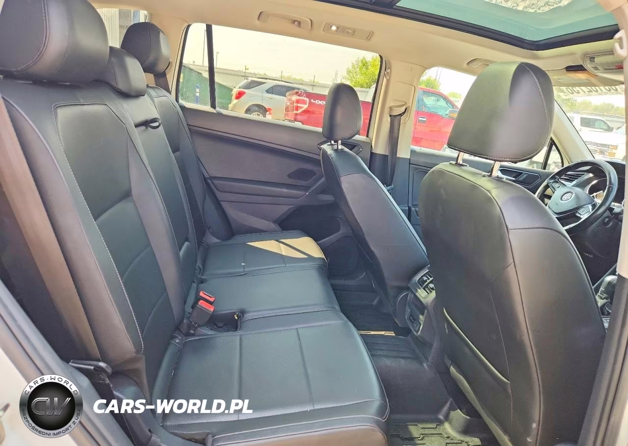 2018 Volkswagen Tiguan Se VIN:3VV2B7AX1JM097524 - 10