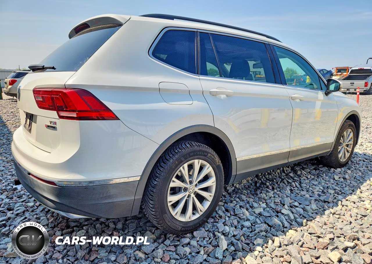 2018 Volkswagen Tiguan Se VIN:3VV2B7AX1JM097524 - 3
