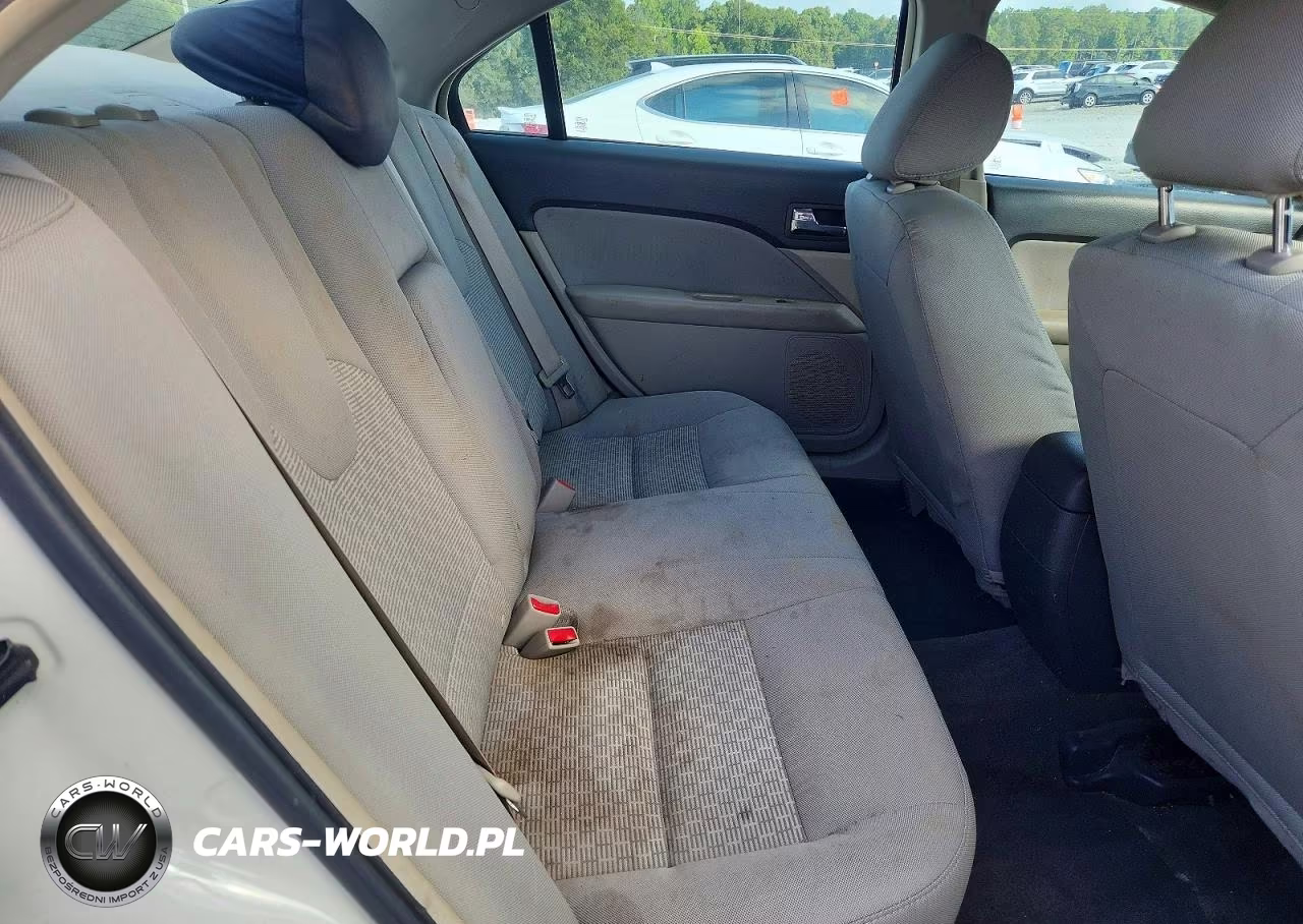 2011 Ford Fusion S VIN:3FAHP0GAXBR243515 - 10