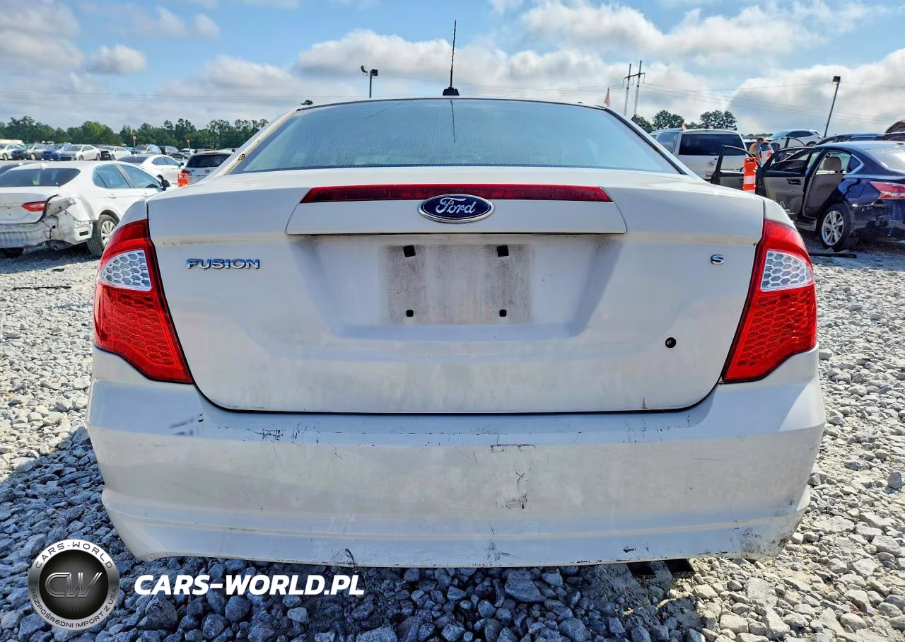 2011 Ford Fusion S VIN:3FAHP0GAXBR243515 - 6