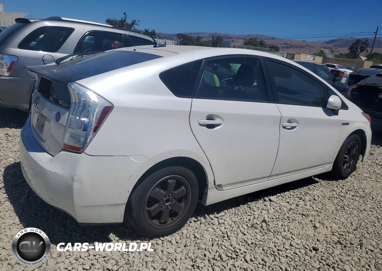 2011 Toyota Prius Three VIN:JTDKN3DU1B5285533 - 3