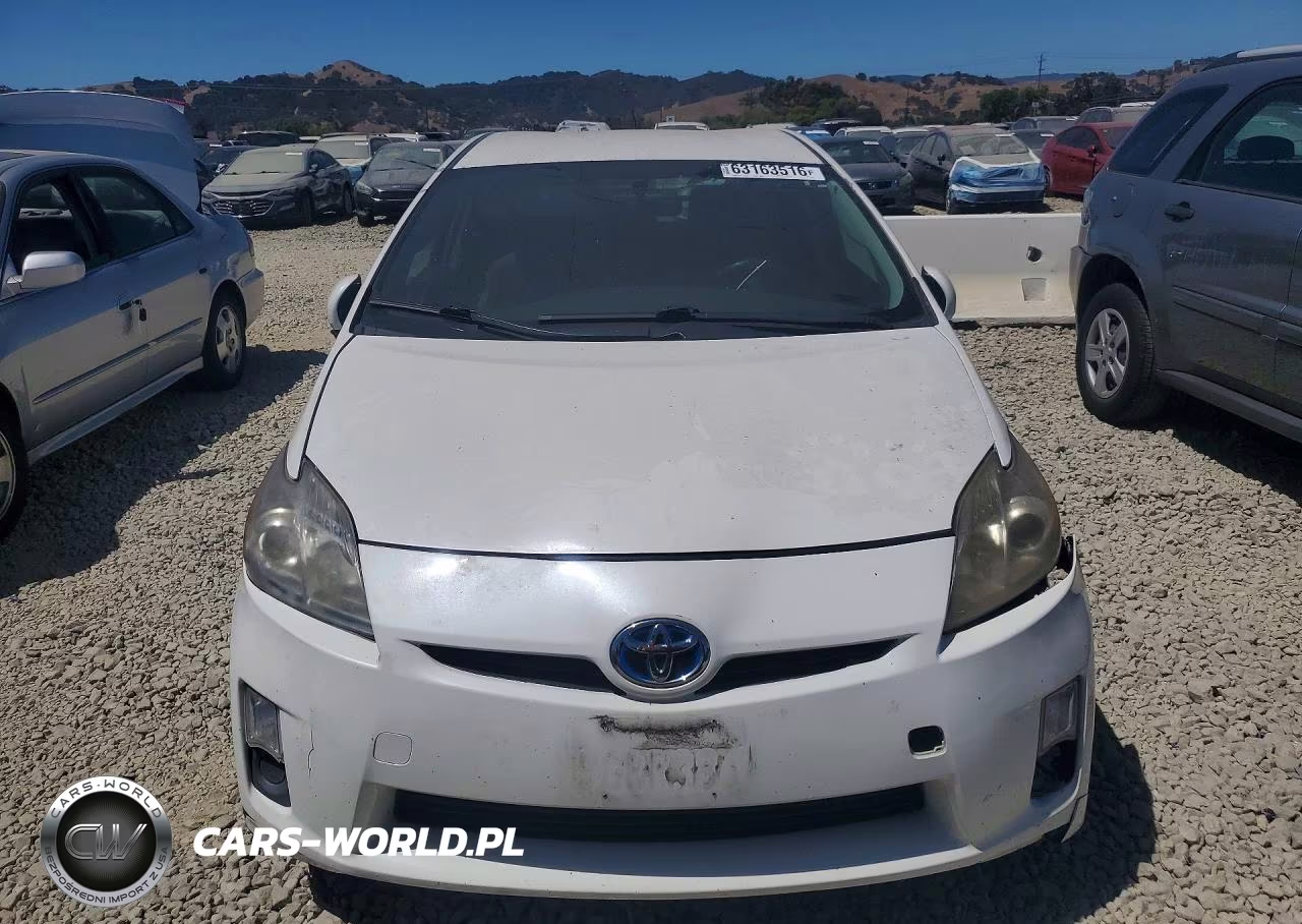 2011 Toyota Prius Three VIN:JTDKN3DU1B5285533 - 5