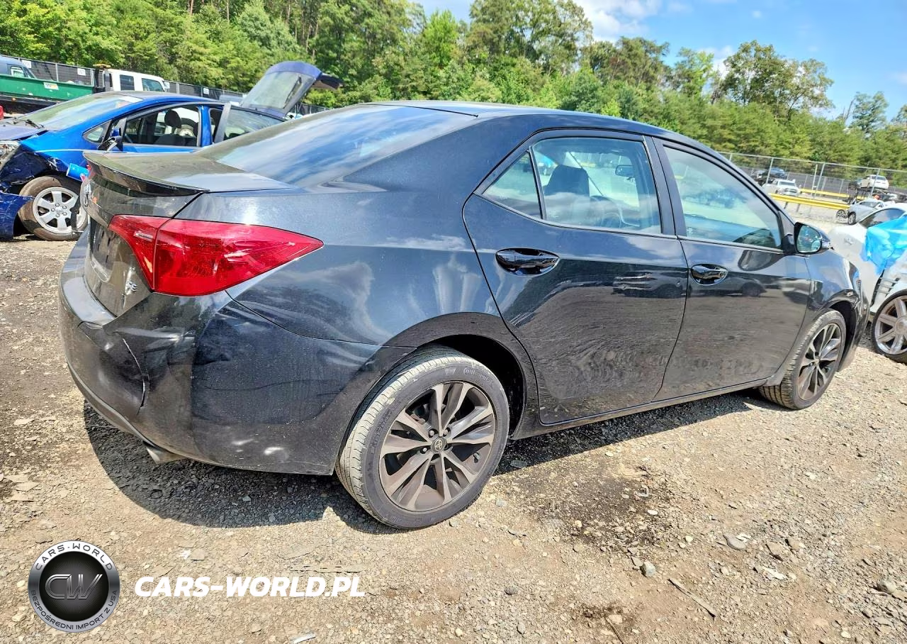 2017 Toyota Corolla Se VIN:2T1BURHE7HC792604 - 3