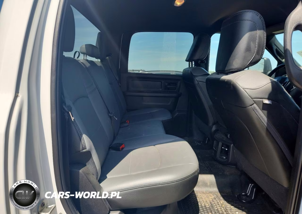 2024 Ram 2500 Tradesman VIN:3C6UR5CJXRG250743 - 10