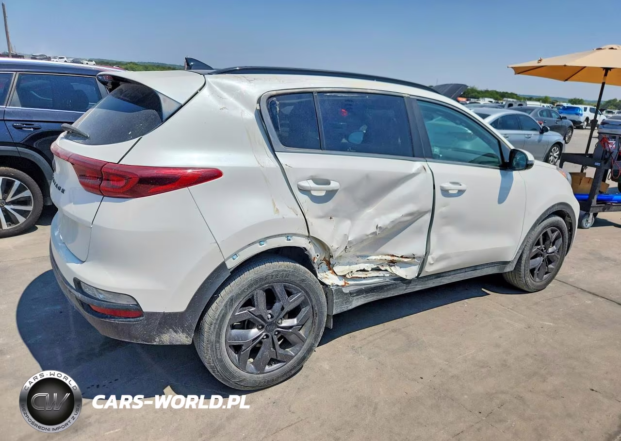 2021 Kia Sportage S VIN:KNDP63AC9M7937871 - 3