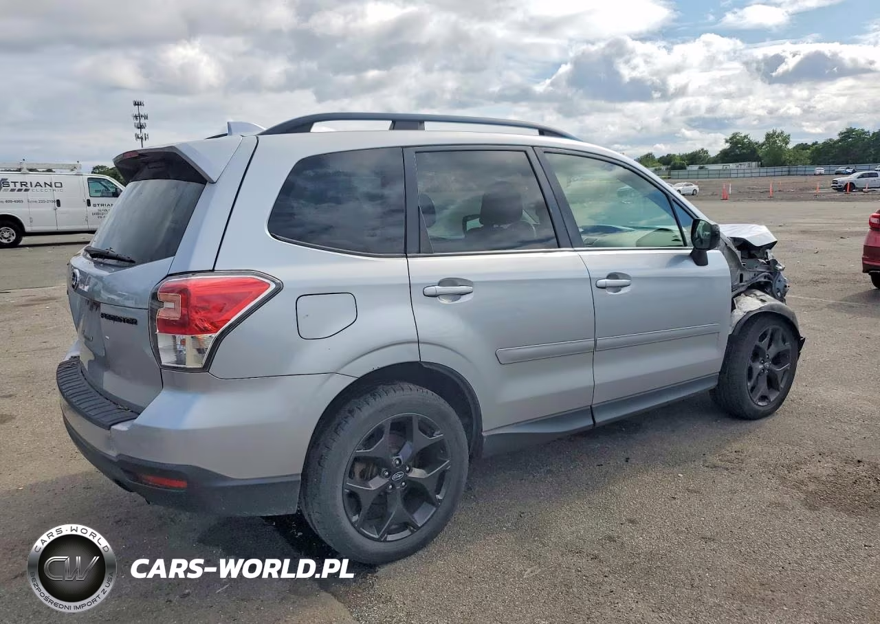 2018 Subaru Forester 2.5I Premium VIN:JF2SJAEC9JH482924 - 3