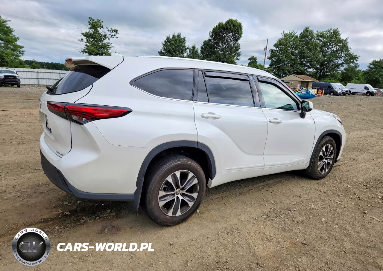 2021 Toyota Highlander Xle VIN:5TDGZRBH0MS128561 - 3
