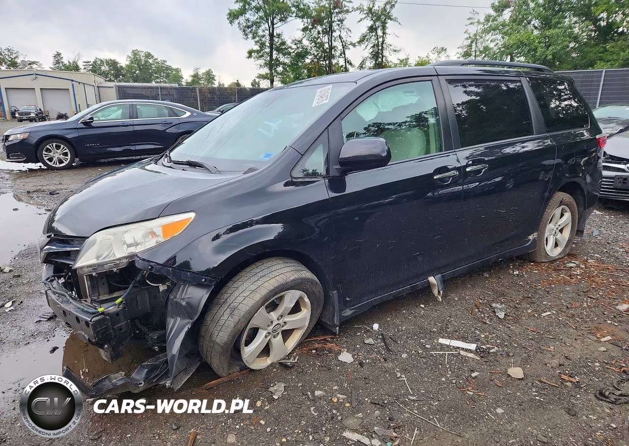 2019 Toyota Sienna Le