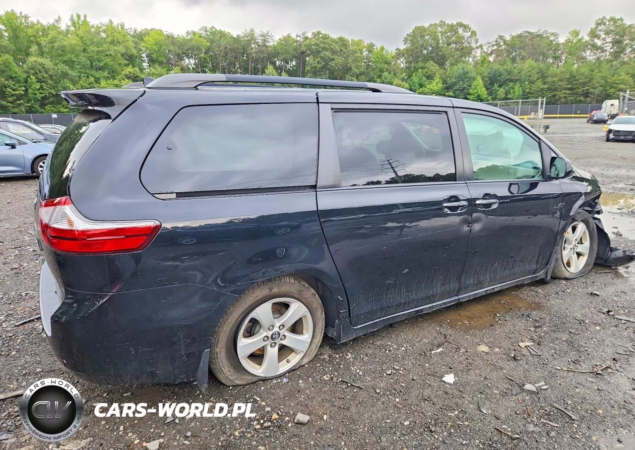 2019 Toyota Sienna Le VIN:5TDKZ3DC7KS990519 - 3