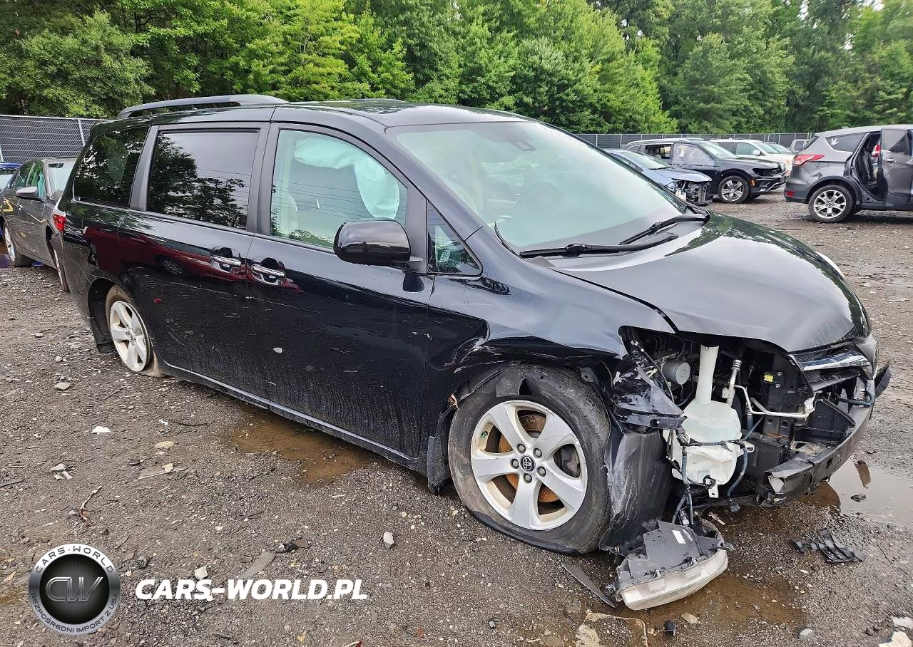 2019 Toyota Sienna Le VIN:5TDKZ3DC7KS990519 - 4