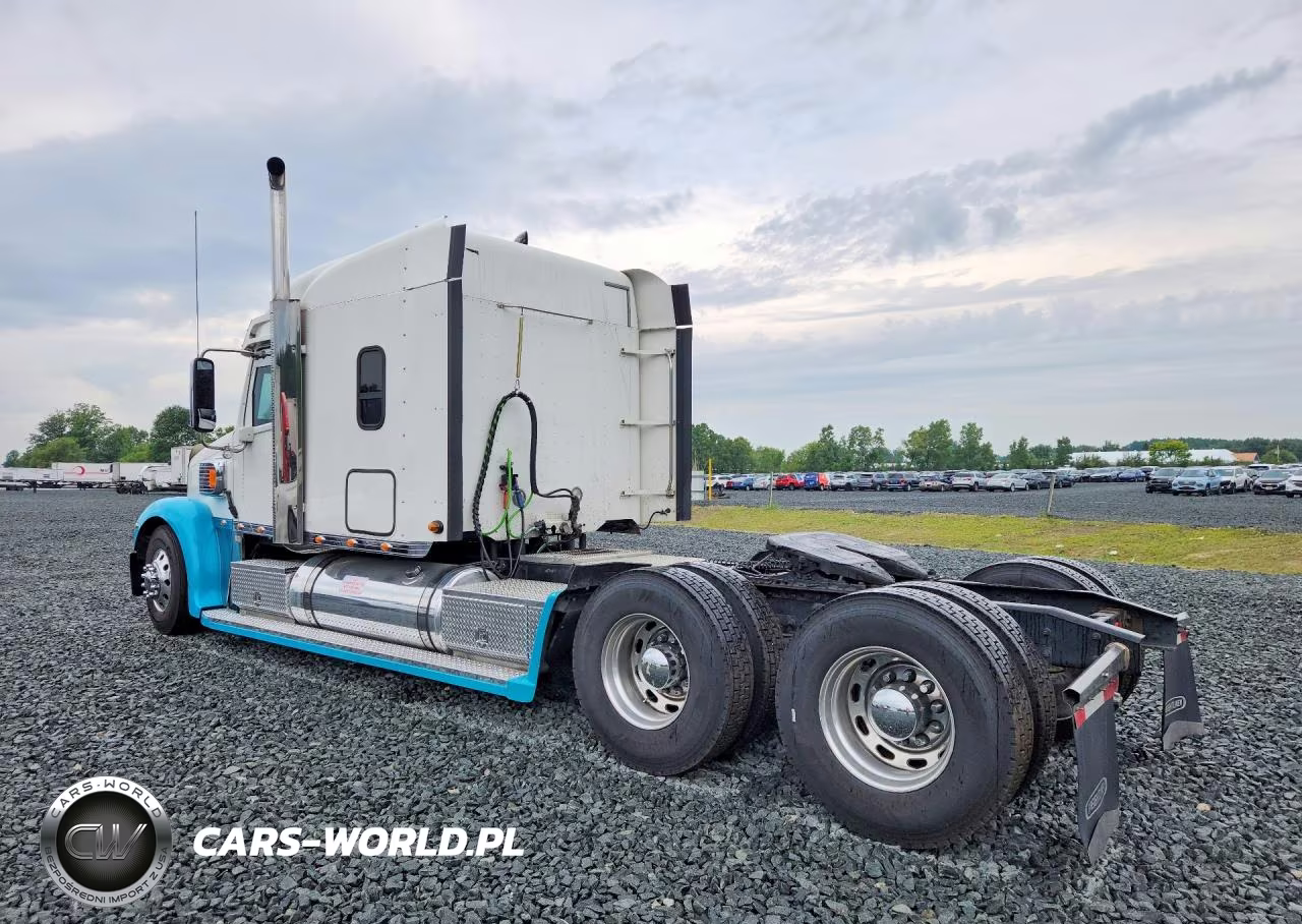 2013 Freightliner Coronado Semi Truck VIN:1FVXFB00XDDBX4317 - 2