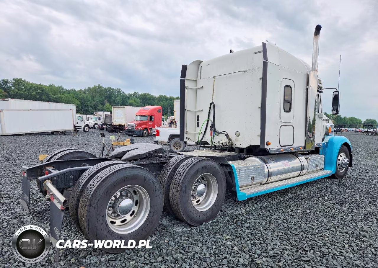 2013 Freightliner Coronado Semi Truck VIN:1FVXFB00XDDBX4317 - 3