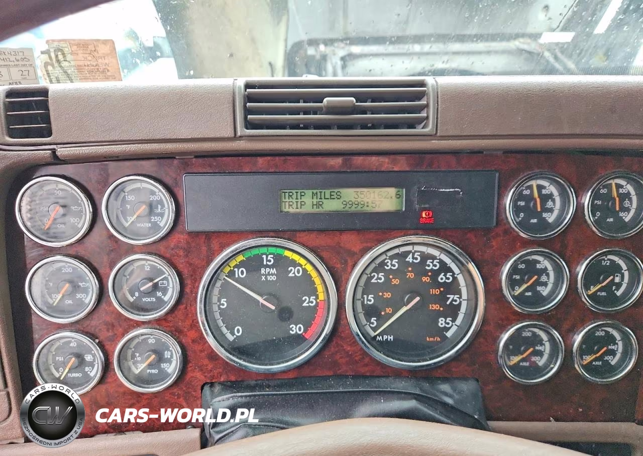 2013 Freightliner Coronado Semi Truck VIN:1FVXFB00XDDBX4317 - 9
