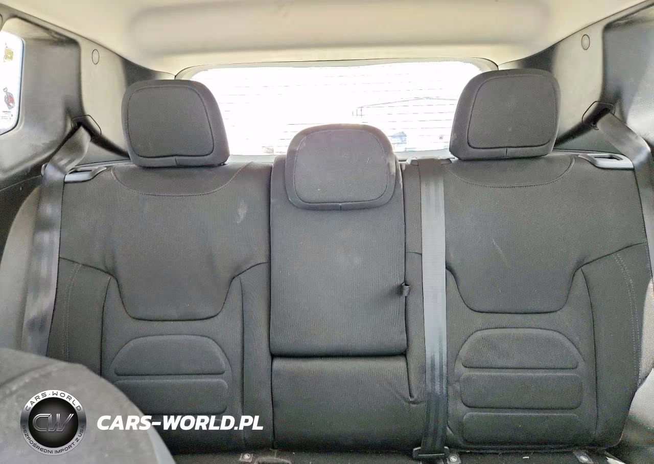 2017 Jeep Renegade Latitude VIN:ZACCJABB4HPG15722 - 10