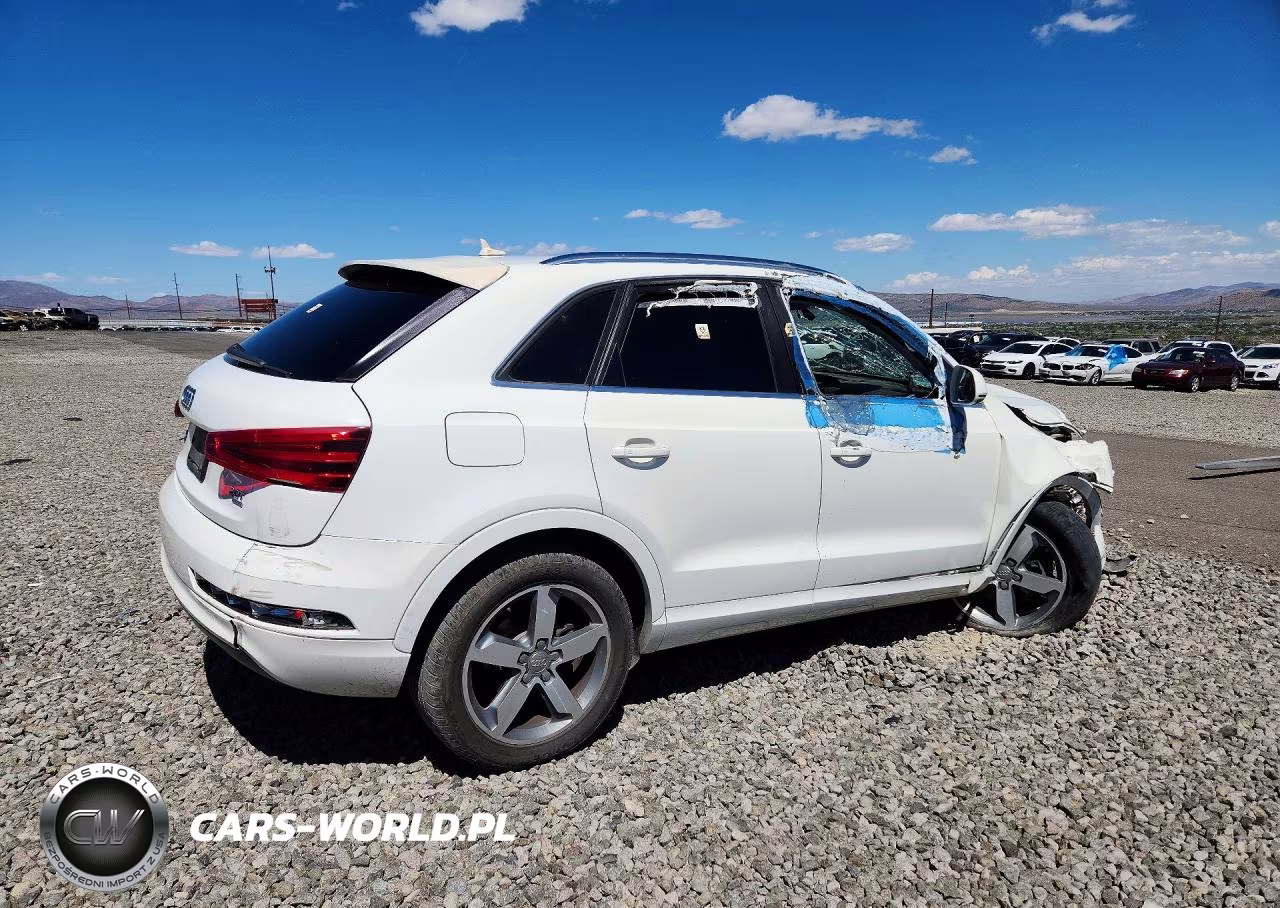 2015 Audi Q3 Premium Plus VIN:WA1EFCFS4FR002895 - 3
