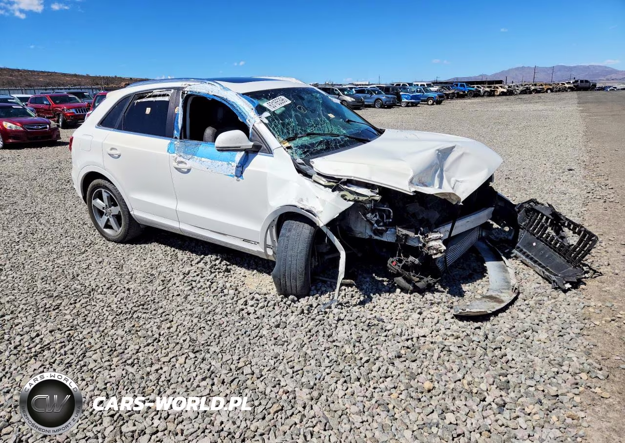 2015 Audi Q3 Premium Plus VIN:WA1EFCFS4FR002895 - 4
