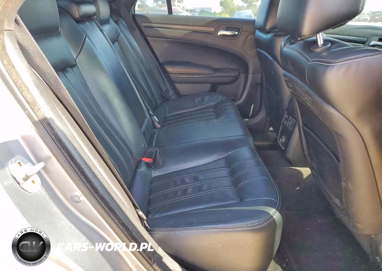 2014 Chrysler 300 S VIN:2C3CCABGXEH120187 - 10