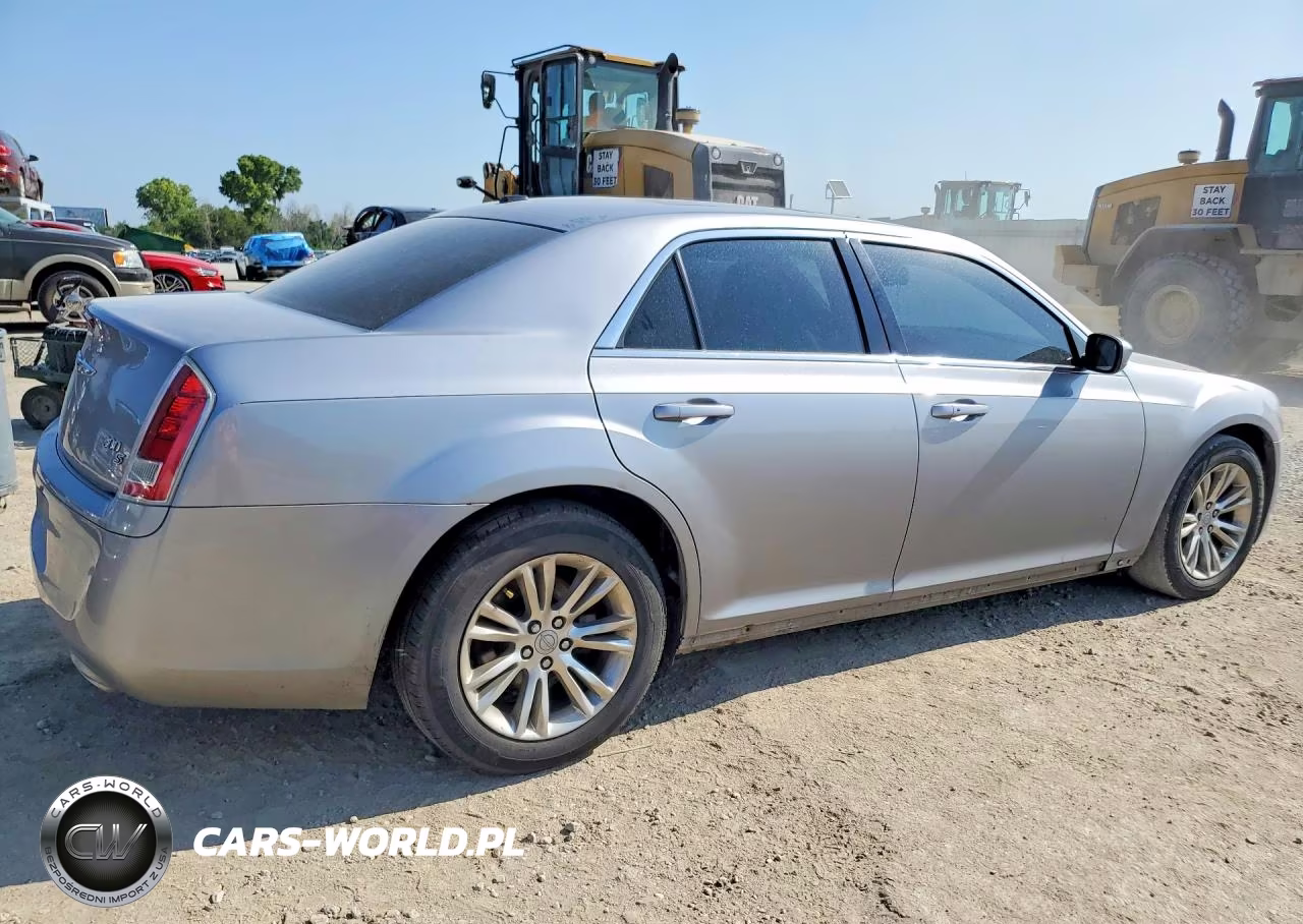 2014 Chrysler 300 S VIN:2C3CCABGXEH120187 - 3